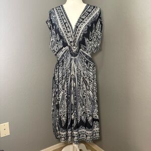 She's Cool Black and White Paisley V‑Neck Midi Dress